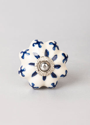 Blue Flower Design on White Base – Ceramic Knob & Curtain Tie Bundle