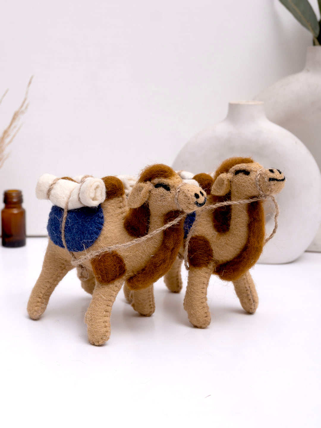 Easter Carrot Garland – Rustic Spring Bunny Home Decor – KNOBCO