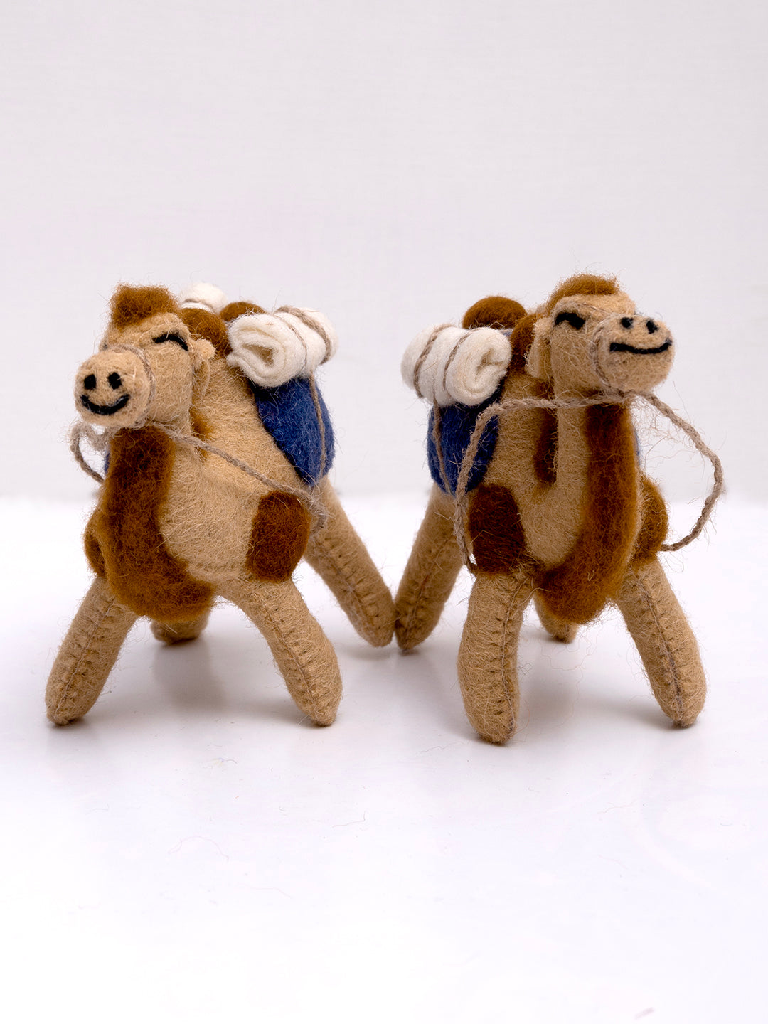 Easter Carrot Garland – Rustic Spring Bunny Home Decor – KNOBCO