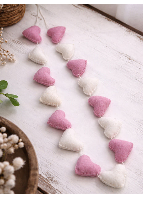 Wool Felt Heart Garland Valentine’s Day Home Decor 01