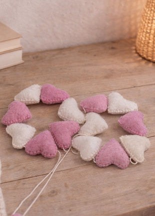 Wool Felt Heart Garland Valentine’s Day Home Decor 01