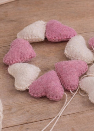 Wool Felt Heart Garland Valentine’s Day Home Decor 01