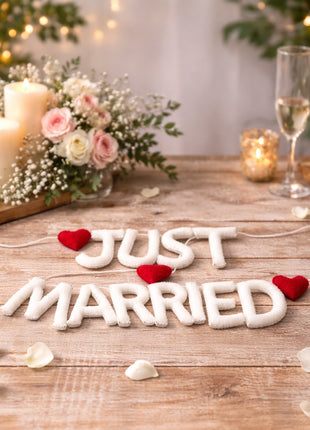 Just Married & Heart Shape Wool Felt Garland – 8–10 cm White Letters