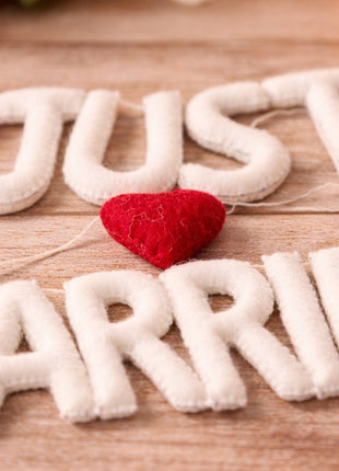 Just Married & Heart Shape Wool Felt Garland – 8–10 cm White Letters