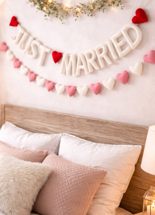 Just Married & Heart Shape Wool Felt Garland – 8–10 cm White Letters