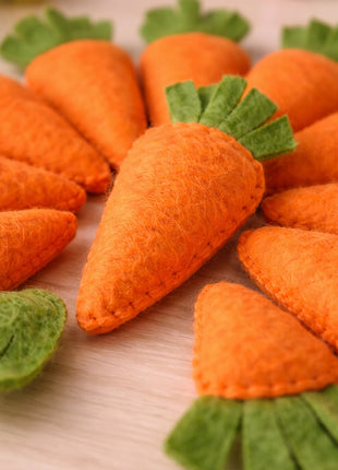 Carrot Set Wool Felt – 8–10 cm Handmade Spring & Easter Décor