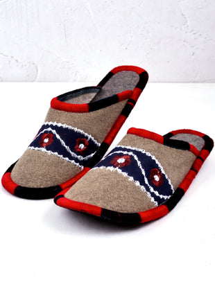 Handmade Natural Wool Felt Slippers – Soft Felt Sleepers | Lightweight & Breathable Footwear US7 Size (Set of Two)