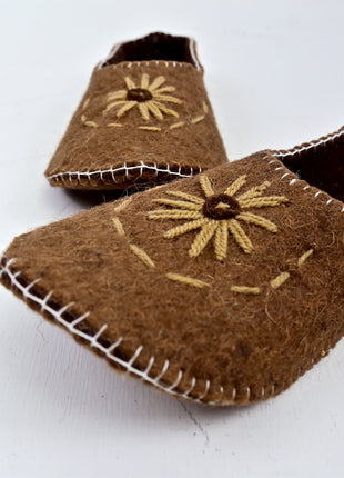 Handmade Natural Wool Felt Slippers – Brown Soft Colorful Felt Sleepers | Cozy Indoor House Shoes | Lightweight & Breathable Footwear (Buy 1 Get 1)