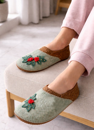 Handmade Natural Wool Felt Slippers – Flower Design Soft Felt Sleepers | Cozy Indoor House Shoes | Lightweight & Breathable Footwear (Buy 1 Get 1))