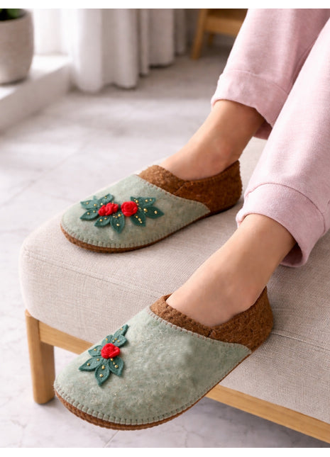 Handmade Natural Wool Felt Slippers – Flower Design Soft Felt Sleepers | Cozy Indoor House Shoes | Lightweight & Breathable Footwear (Buy 1 Get 1))