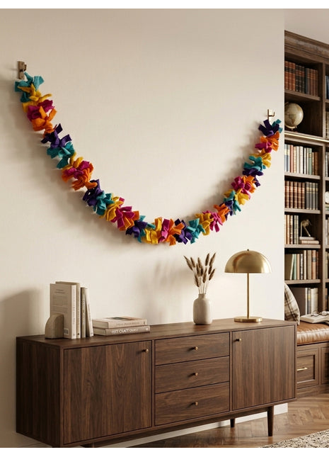 Handcrafted Pastoral Sheep & Pom-Pom Wool Felt Garland