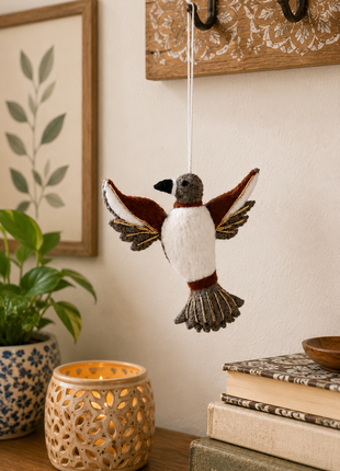 Handmade Wool Felt Flying Bird Hanging Ornament – Nature-Inspired Home & Nursery Decoration