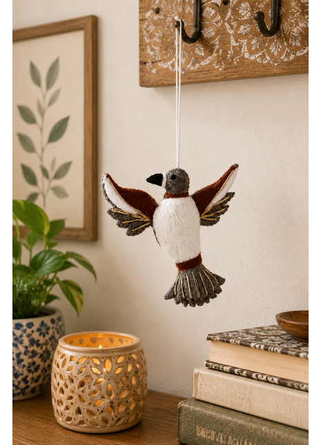 Handmade Wool Felt Flying Bird Hanging Ornament – Nature-Inspired Home & Nursery Decoration