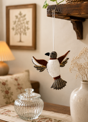 Handmade Wool Felt Flying Bird Hanging Ornament – Nature-Inspired Home & Nursery Decoration