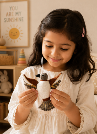 Handmade Wool Felt Flying Bird Hanging Ornament – Nature-Inspired Home & Nursery Decoration