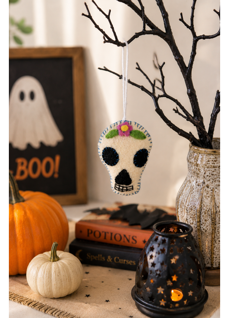 Handmade Wool Felt Sugar Skull Hanging Ornament – Halloween Skull Decor for Spooky Home & Party Decorations