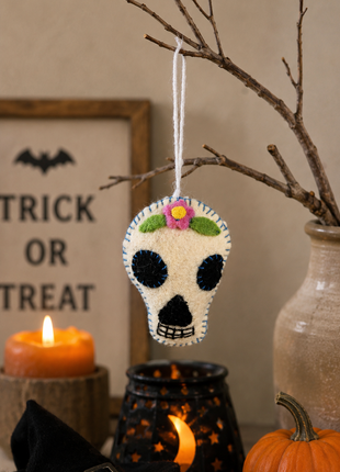Handmade Wool Felt Sugar Skull Hanging Ornament – Halloween Skull Decor for Spooky Home & Party Decorations