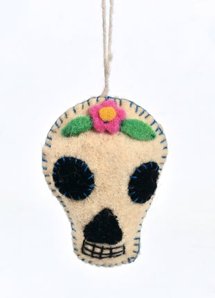 Handmade Wool Felt Sugar Skull Hanging Ornament – Halloween Skull Decor for Spooky Home & Party Decorations