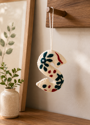 Handmade Wool Felt Letter S Hanging Ornament – Personalized Alphabet Wall Decor for Nursery & Home