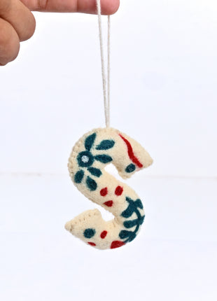 Handmade Wool Felt Letter S Hanging Ornament – Personalized Alphabet Wall Decor for Nursery & Home