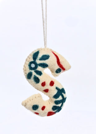 Handmade Wool Felt Letter S Hanging Ornament – Personalized Alphabet Wall Decor for Nursery & Home