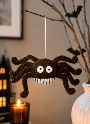 Handmade Wool Felt Smiling Spider Ornament – Halloween Hanging Decoration for Spooky Home Décor
