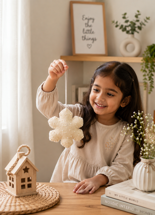 Handmade Snowflake Wool Felt Hanging Ornament – Elegant Christmas Snowflake Decoration for Tree & Winter Home Décor