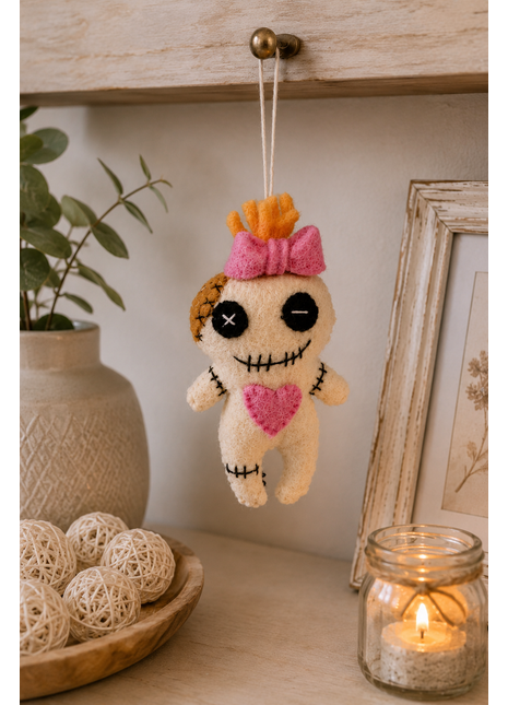 Handmade Voodoo Doll Wool Felt Hanging Ornament – Cute Gothic Felt Doll Decoration for Halloween, Spooky Home Décor & Collectible Gifts