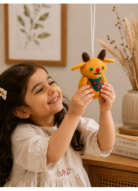 Handmade Reindeer Wool Felt Hanging Ornament – Cute Christmas Reindeer Decoration for Christmas Tree & Holiday Home Décor