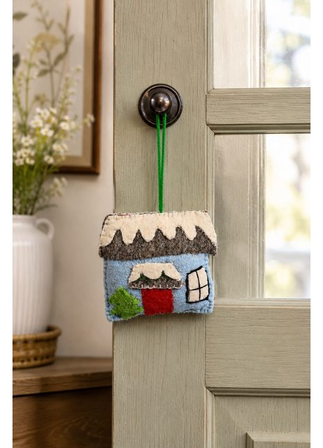 Handmade Christmas House Wool Felt Door Hanger – Festive Cottage Felt Hanging Ornament for Christmas Home