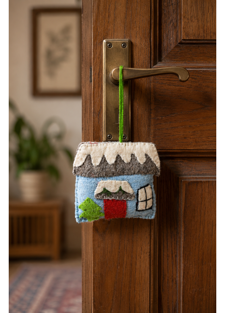 Handmade Christmas House Wool Felt Door Hanger – Festive Cottage Felt Hanging Ornament for Christmas Home