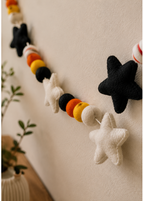 Handmade Wool Felt Halloween Star & Bead Garland – Black, White, Orange & Yellow Hanging Party Decor