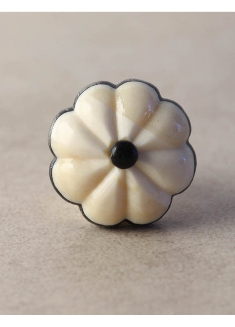 Stylish Cream Floral Resin Bone Kitchen Cabinet Knob With Black Border