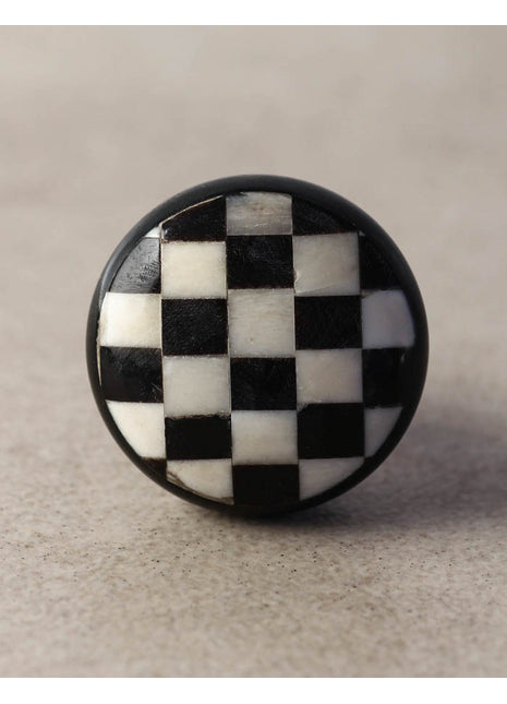 Well Designed Black And White Checkered Resin Bone Door Knob