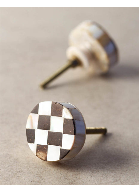 Square Checkered White And Brown Resin Bone Round Bathroom Knob