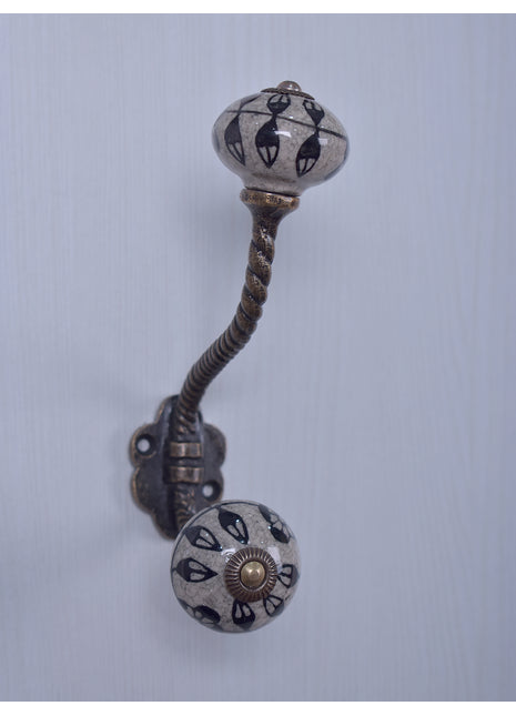 Black Leaf Design Knob With Metal Wall Hanger