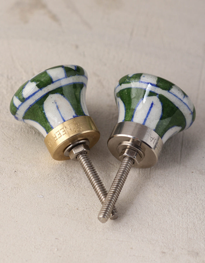 Green and White Checkerboard Ceramic Cabinet Knob Brass / 1.00" Green and White Checkerboard Ceramic Cabinet Knob Brass / 1.00"