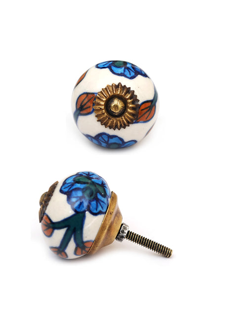 White Well Designed Ceramic Knobs