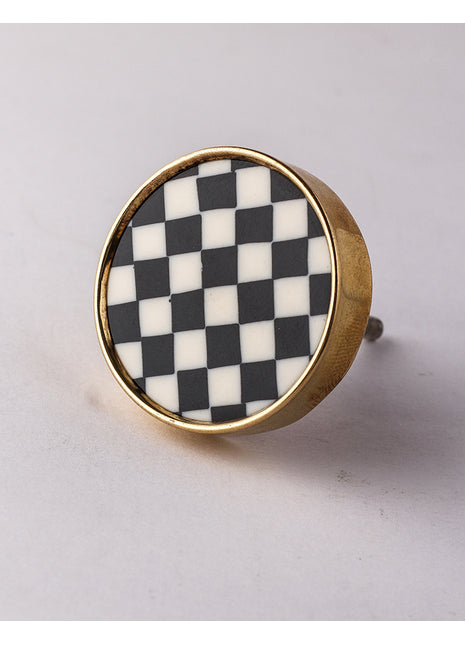 Well Designed Black And White Checkered Wooden Door Knob