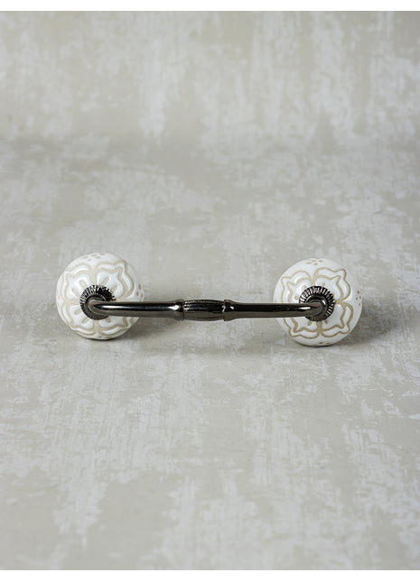 Emmbossed White Ceramic Pull