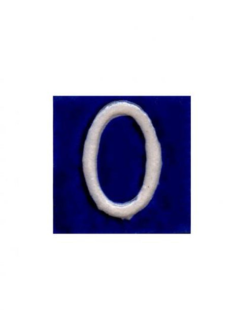 White O alphabet blue tile (2x2)